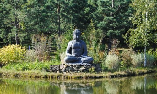 Statue on the jungle